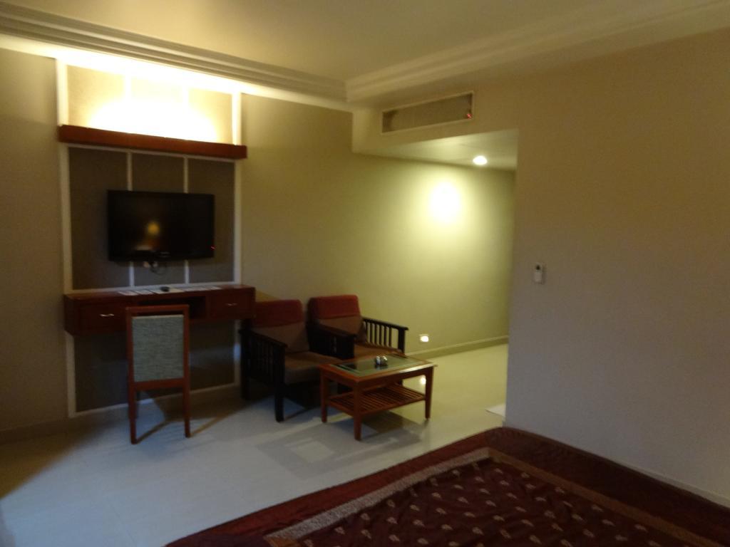 Hotel Green Palace Pondicherry Exterior foto